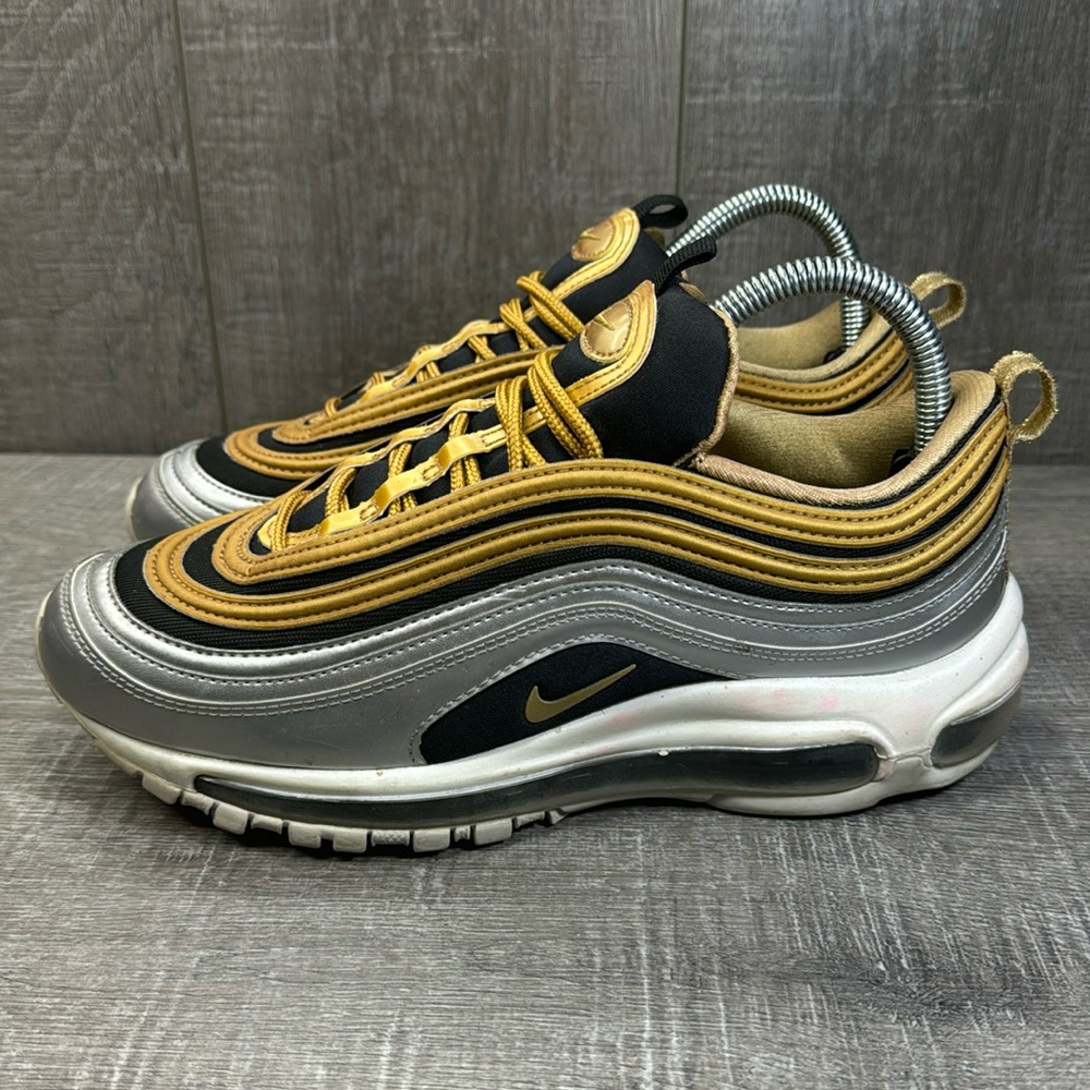 Nike Womens Air Max 97 Sneakers Black Gold Metallic AQ4137-700 Running Laces 8M